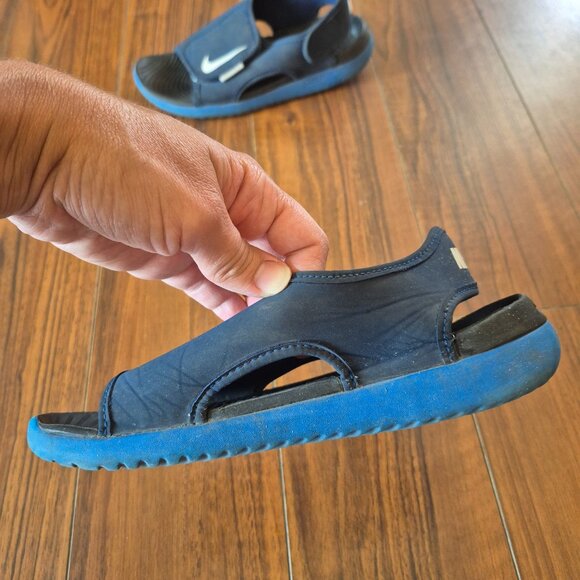 Youth Size 2 Nike Sport/Water Sandals - Picture 4 of 5